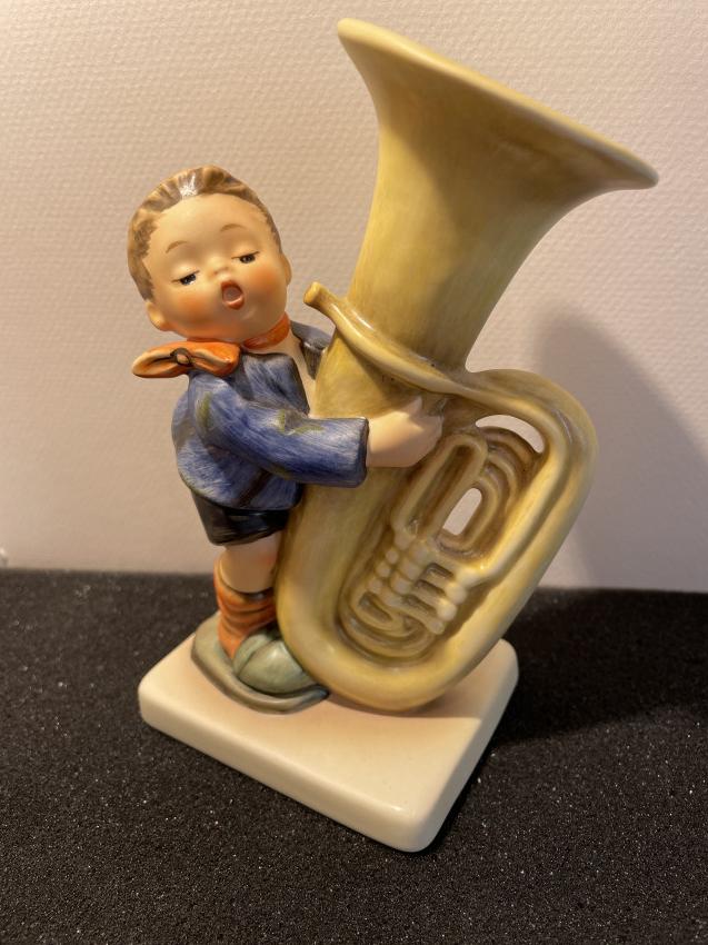 Hummel beeldje 437 - Tuba player